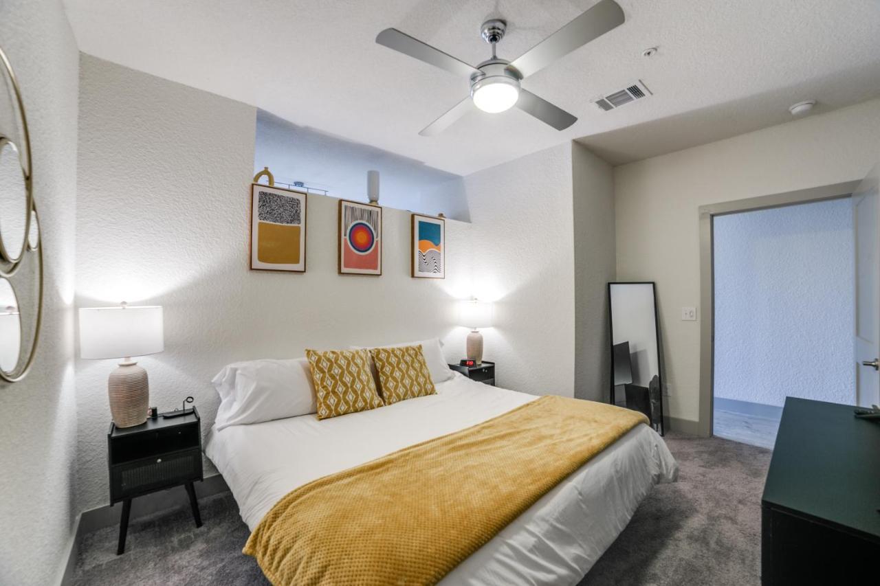 Downtown Apartment With Riverwalk Views Free Parking Pet Friendly Centrally Located On The Riverwalk 샌안토니오 외부 사진
