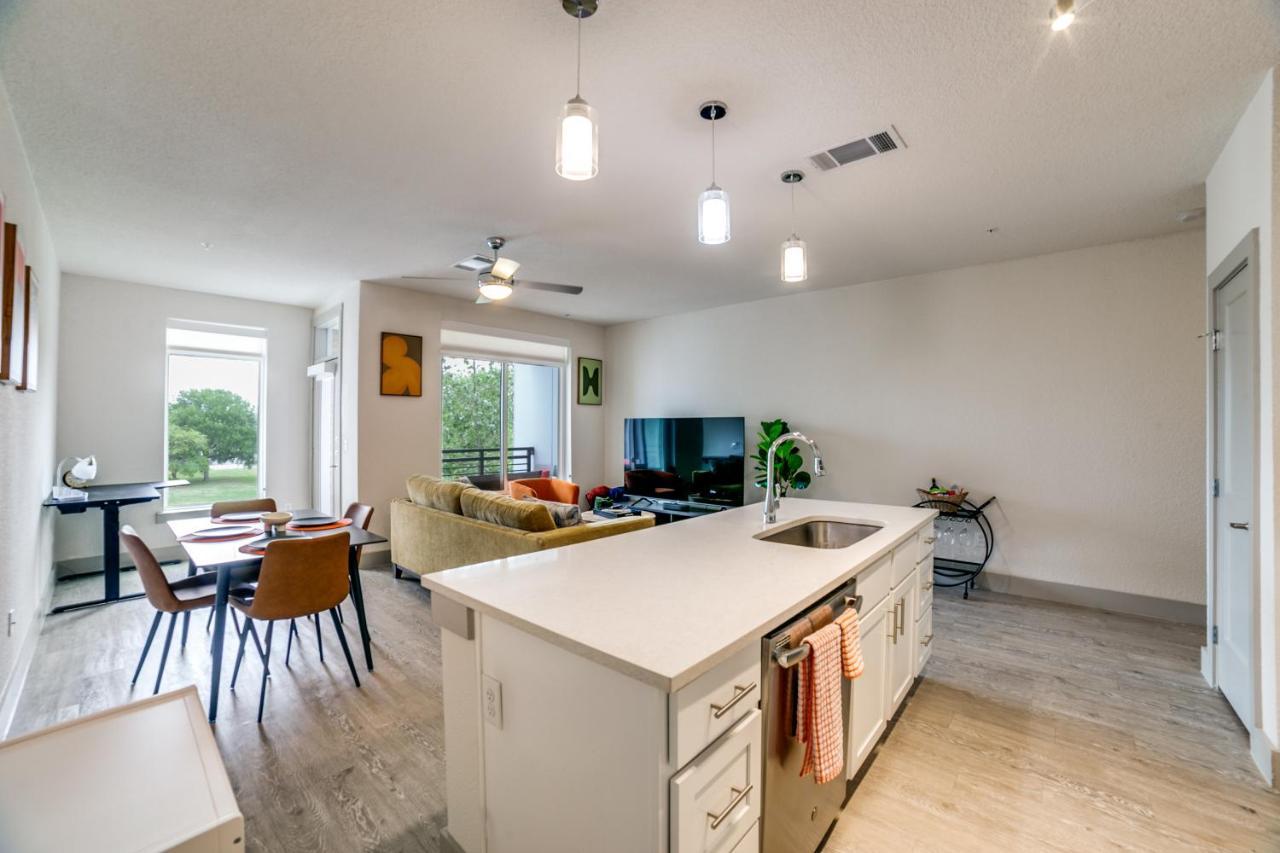 Downtown Apartment With Riverwalk Views Free Parking Pet Friendly Centrally Located On The Riverwalk 샌안토니오 외부 사진