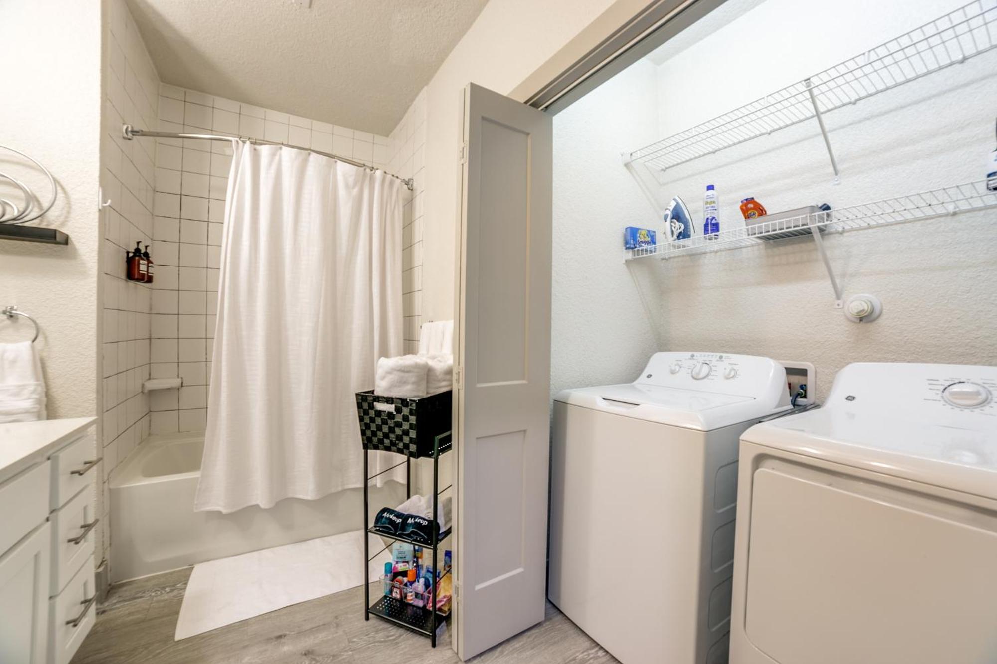 Downtown Apartment With Riverwalk Views Free Parking Pet Friendly Centrally Located On The Riverwalk 샌안토니오 외부 사진