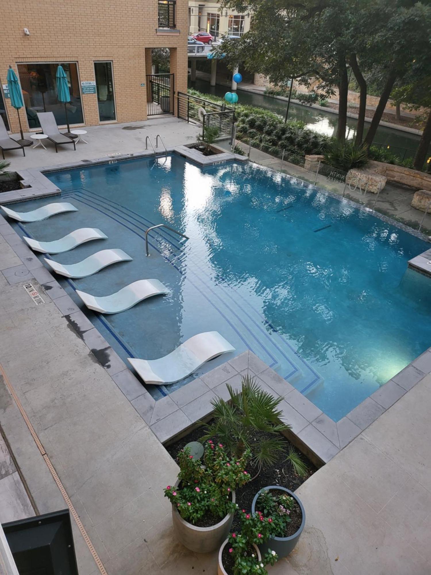 Downtown Apartment With Riverwalk Views Free Parking Pet Friendly Centrally Located On The Riverwalk 샌안토니오 외부 사진